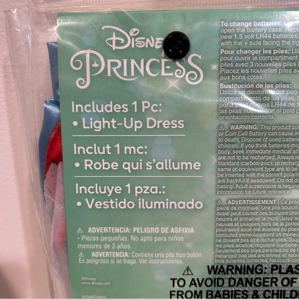 Classic Disney Princess Snow White Dress Up, Light Up Costume - Size 4-6 - Picture 5 of 6